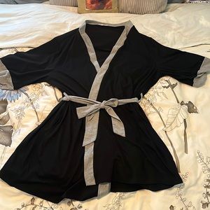Women’s XL Ekouaer Robe